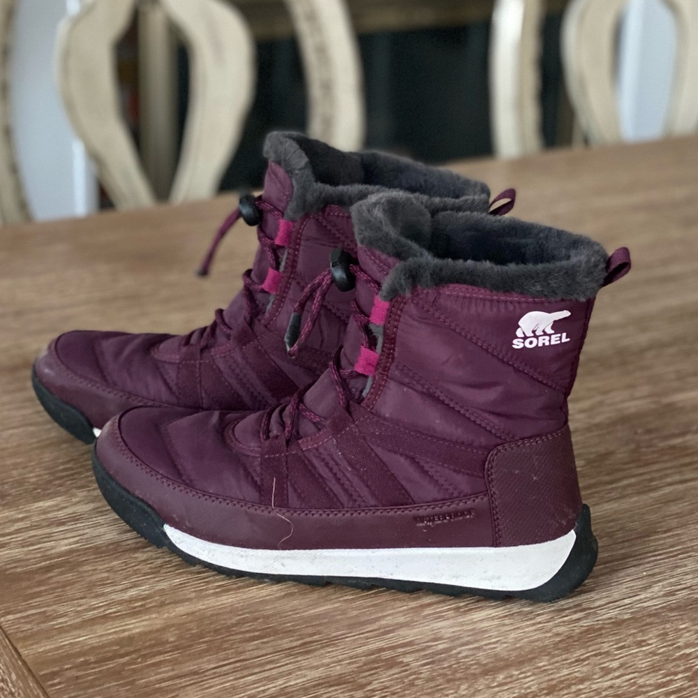 Sorel Women’s Whitney II Short Lace Winter Boots